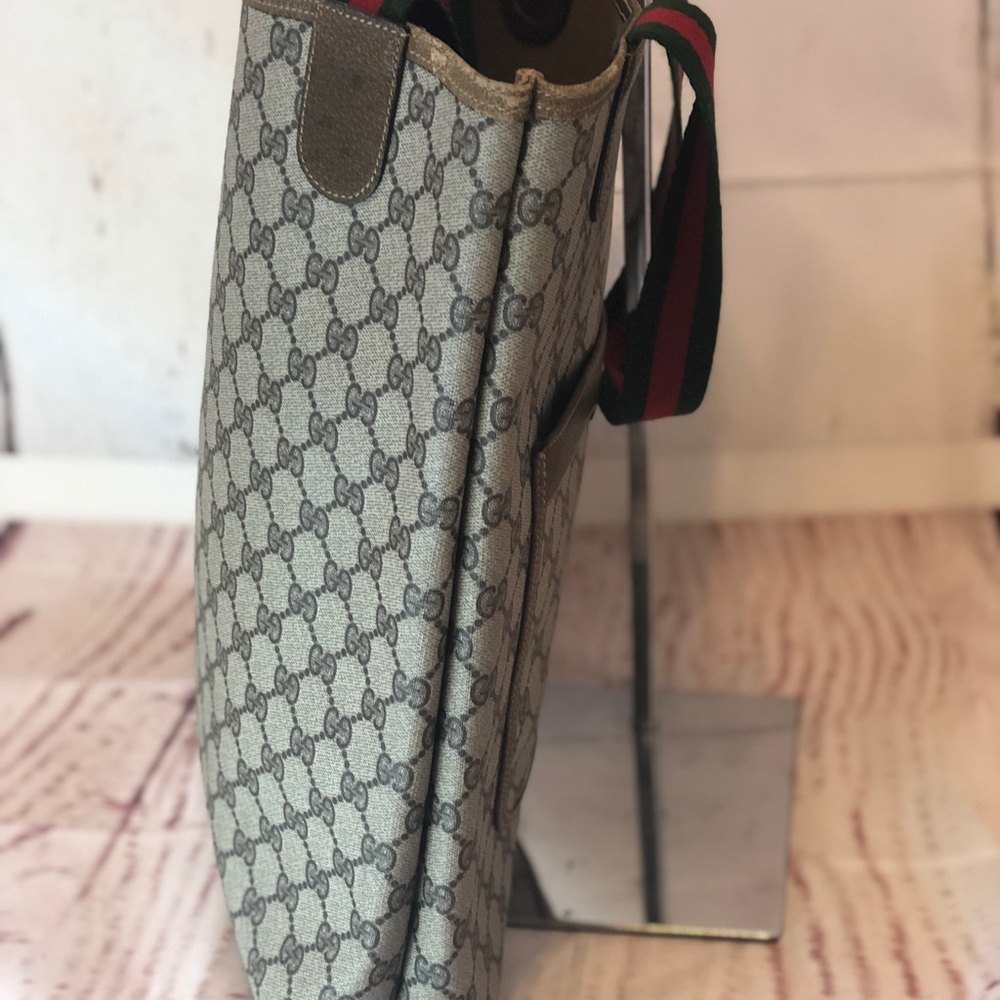 Sold Authentic Gucci tote - Picture 5 of 8